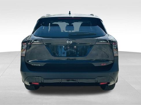 New 2026 Nissan Kicks SR FWD image 7