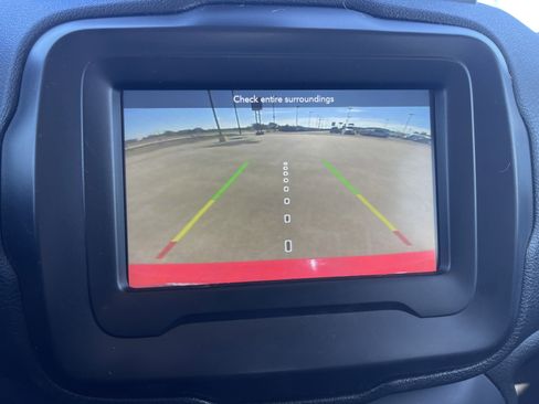 Used 2021 Jeep Renegade Sport image 25