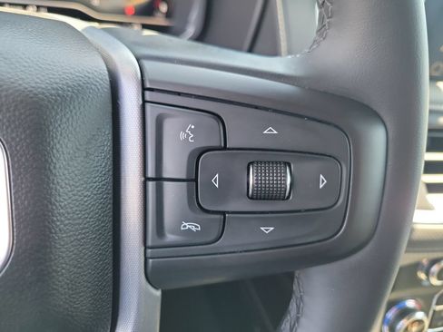 Used 2023 GMC Yukon SLT w/ SLT Luxury Package RWD image 6