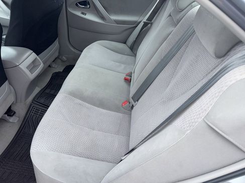 Used 2011 Toyota Camry LE image 7