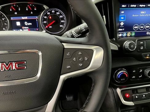 Used 2023 GMC Terrain SLT w/ Infotainment Package II FWD image 12