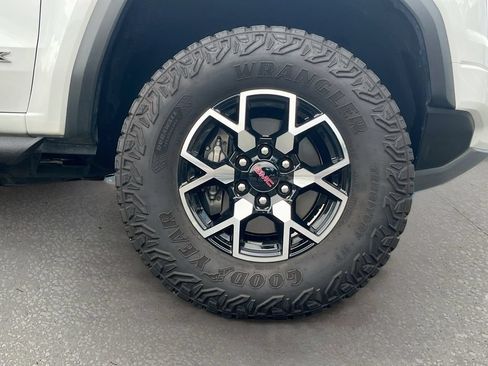 Used 2024 GMC Canyon AT4X AWD/4WD image 30