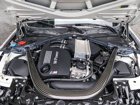 Used 2020 BMW M4 Convertible image 33