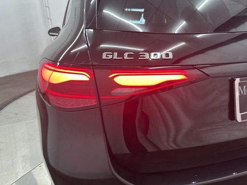 Used 2025 Mercedes-Benz GLC 300 4MATIC image 28