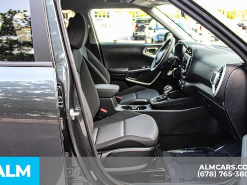 Used 2025 Kia Soul LX w/ LX Technology Package FWD image 20
