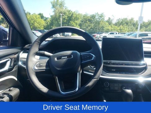Used 2023 Jeep Compass Limited w/ Elite Group AWD/4WD image 11