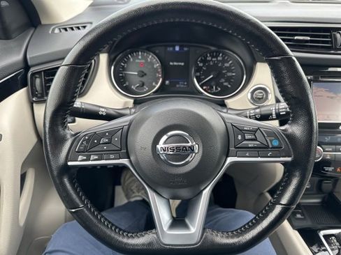 Used 2022 Nissan Rogue Sport SL image 18