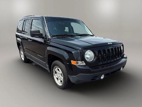Used 2014 Jeep Patriot Sport image 2