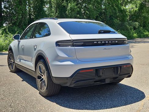 Certified 2025 Porsche Macan 4 Electric AWD/4WD image 7