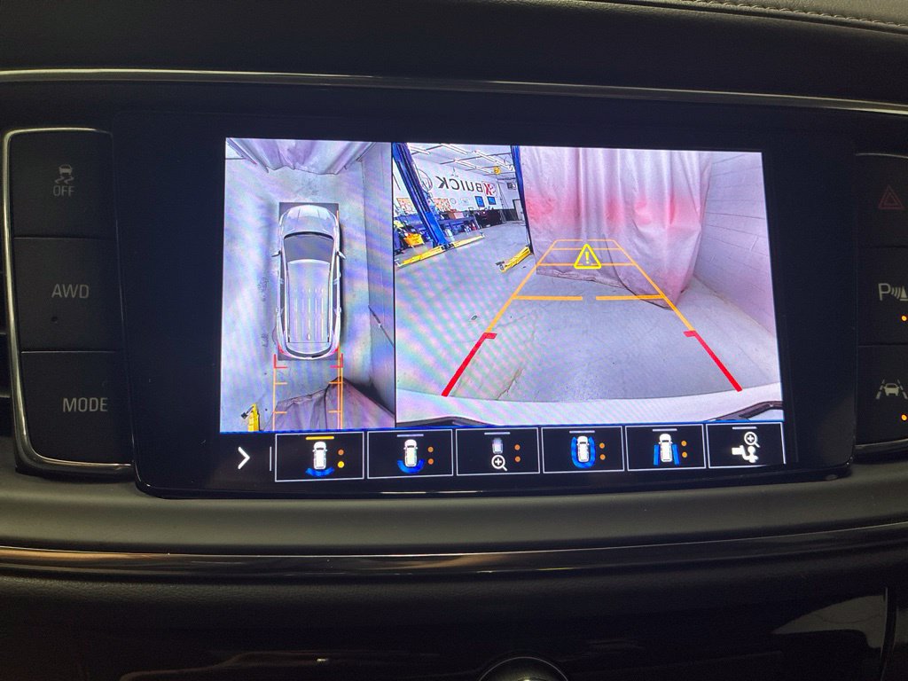 Used 2021 Buick Enclave Avenir w/ Avenir Technology Package AWD/4WD image 29