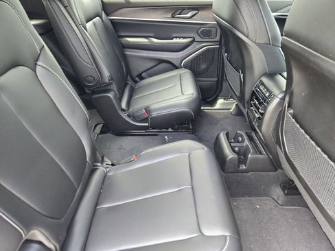New 2026 Jeep Grand Cherokee L Limited RWD image 37