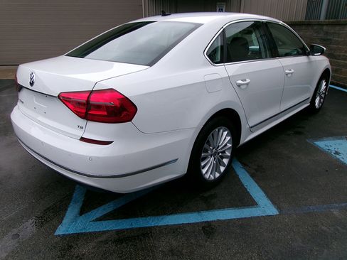 Used 2016 Volkswagen Passat 1.8T SE image 6