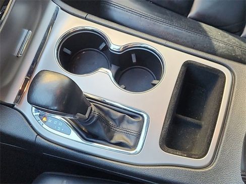 Used 2021 Jeep Grand Cherokee Limited image 16