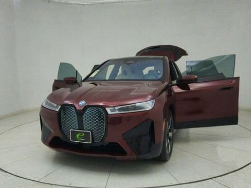 Used 2023 BMW iX xDrive50 w/ Premium Package image 77