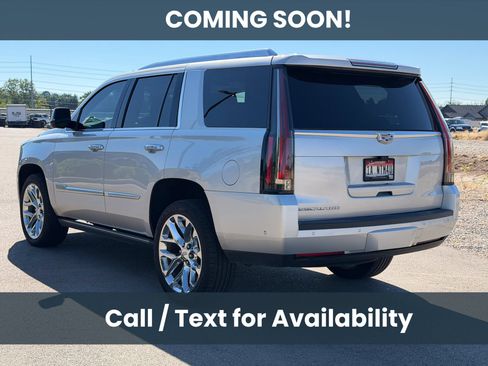 Used 2018 Cadillac Escalade Premium Luxury AWD/4WD image 5