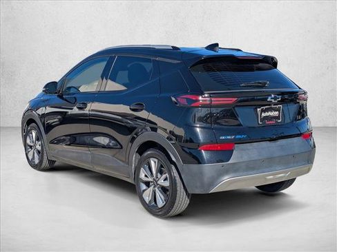 Used 2022 Chevrolet Bolt EUV LT w/ Convenience Package image 8
