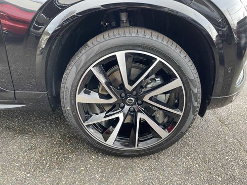 Used 2023 Volvo XC90 B6 Plus w/ Protection Package Premier image 9