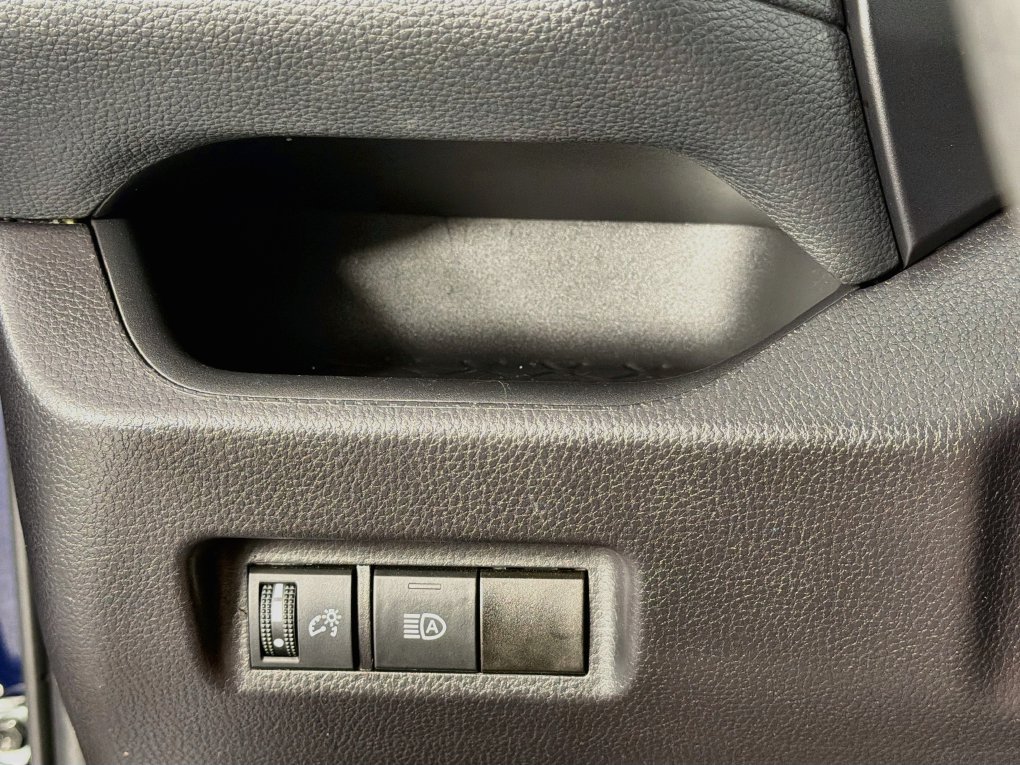Used 2024 Toyota RAV4 XLE FWD image 15