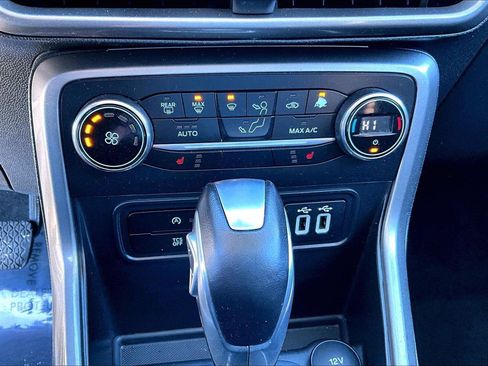Used 2018 Ford EcoSport SE image 32