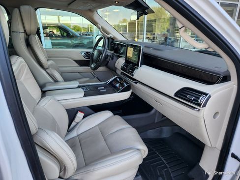 Used 2019 Lincoln Navigator Reserve w/ Cargo Package AWD/4WD image 38