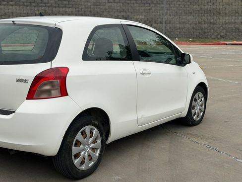 Used 2007 Toyota Yaris 2-Door Hatchback image 7