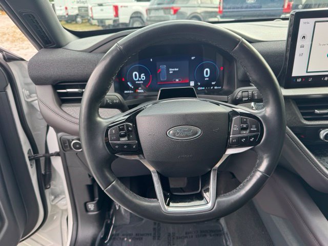 Used 2025 Ford Explorer Platinum w/ Ultimate Package AWD/4WD image 18