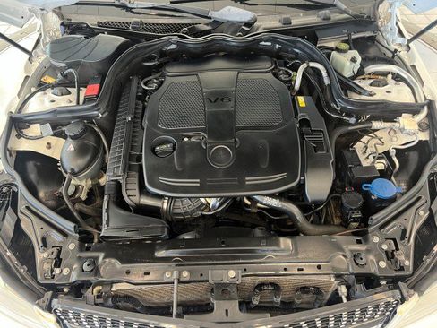 Used 2013 Mercedes-Benz C 300 Sport image 40