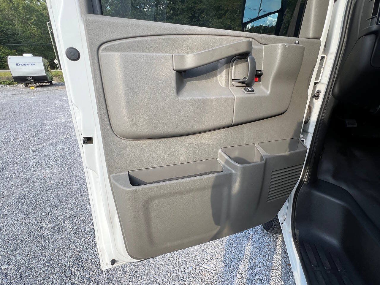 Used 2023 Chevrolet Express 3500 w/ Power Convenience Package RWD image 17