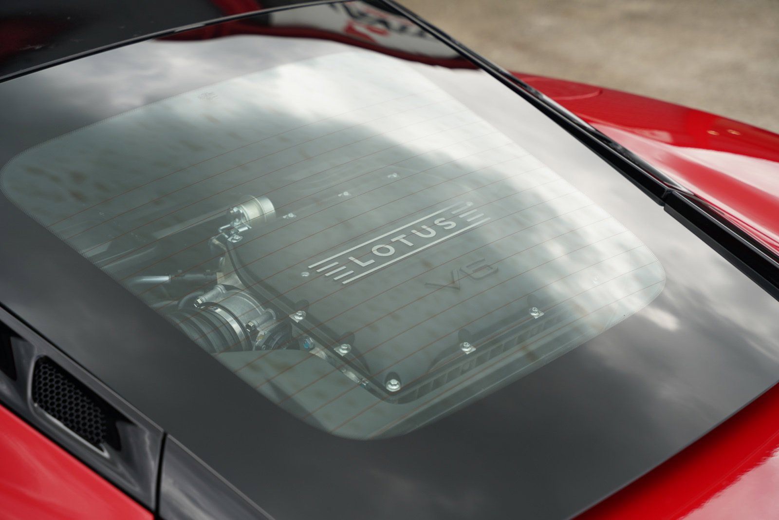 Used 2025 Lotus Emira RWD image 8