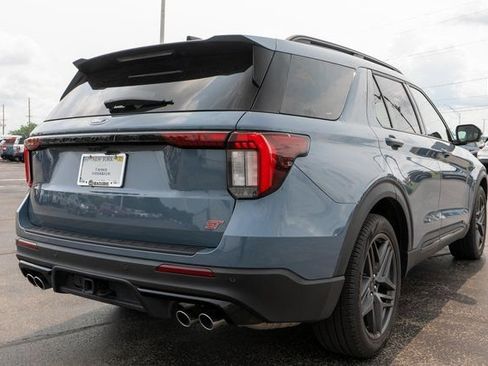 Used 2025 Ford Explorer ST AWD/4WD image 6