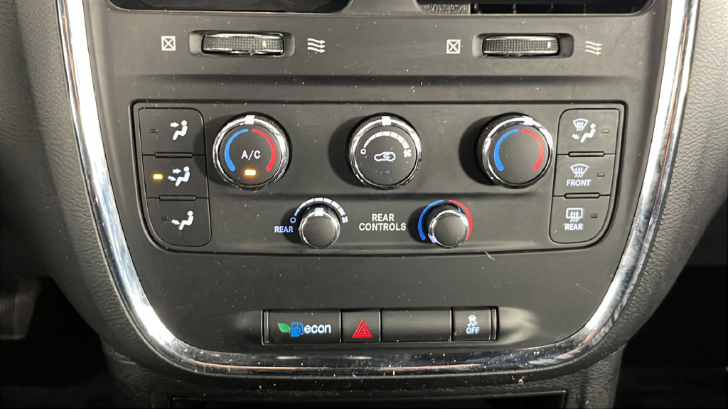 Used 2018 Dodge Grand Caravan SE FWD image 27