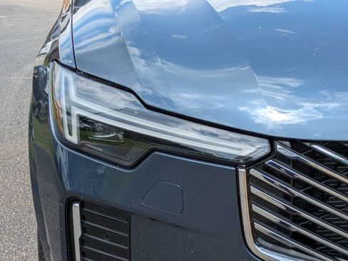 Certified 2026 Volvo XC90 B6 Plus w/ Protection Package Premier AWD/4WD image 10