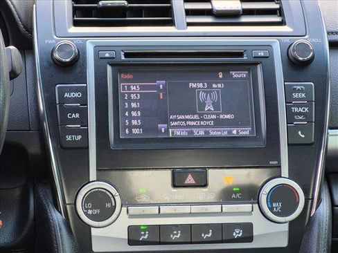 Used 2014 Toyota Camry SE FWD image 13