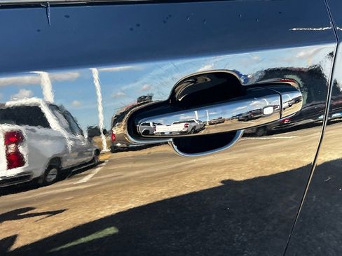 Used 2024 GMC Terrain SLT image 64