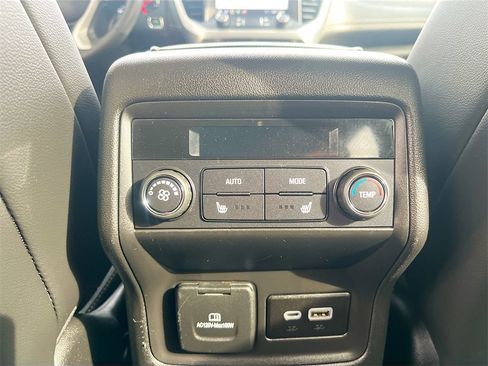 Used 2023 GMC Acadia SLT w/ Elevation Edition image 26