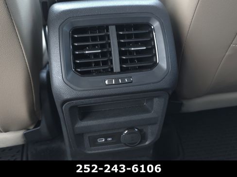 Used 2024 Volkswagen Tiguan SE R-Line AWD/4WD image 32