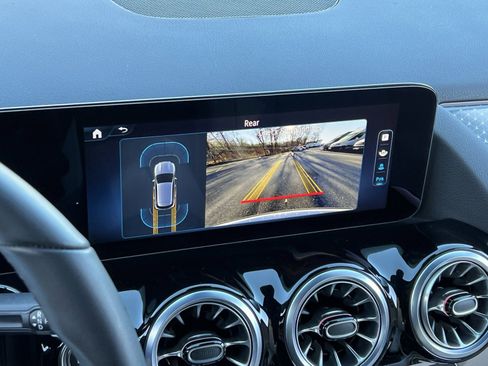 Certified 2025 Mercedes-Benz GLA 250 4MATIC image 17