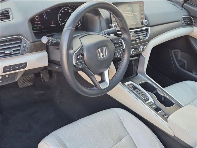Used 2018 Honda Accord Touring image 9