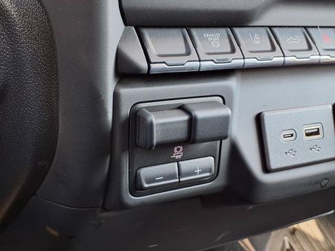Used 2024 GMC Sierra 2500 Pro w/ Convenience Package AWD/4WD image 13