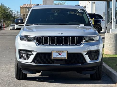 New 2025 Jeep Grand Cherokee Laredo w/ MOPAR Finishing Package image 11