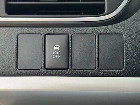 Used 2017 Toyota Camry SE FWD image 28