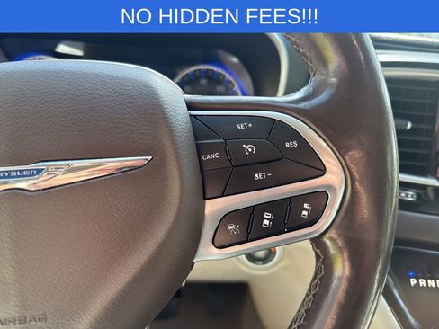 Used 2020 Chrysler Pacifica Touring-L w/ Advanced Safetytec Group FWD image 30