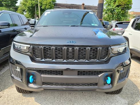 New 2023 Jeep Grand Cherokee Trailhawk image 2