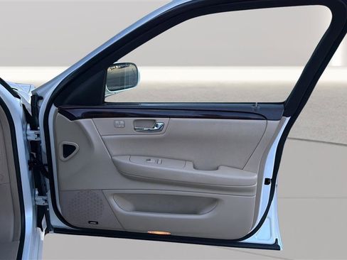 Used 2007 Cadillac DTS Luxury II FWD image 16