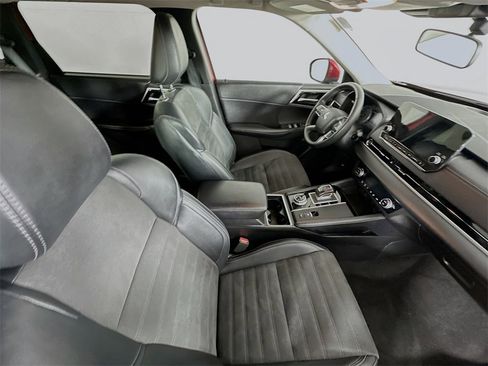 Used 2024 Mitsubishi Outlander SE image 28