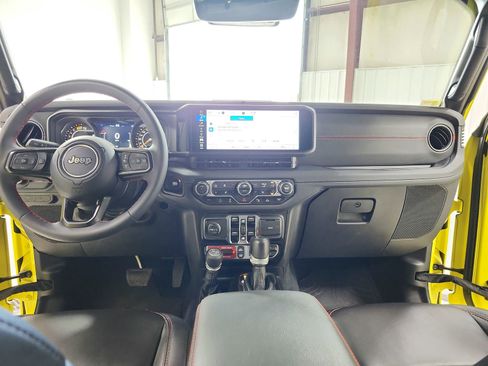 Used 2024 Jeep Wrangler Unlimited Rubicon image 25