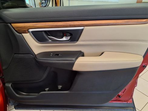 Used 2019 Honda CR-V Touring image 11