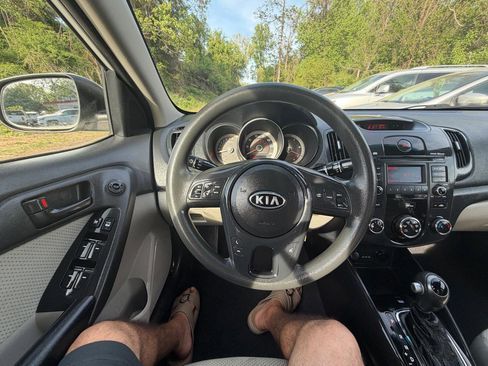 Used 2012 Kia Forte EX image 19