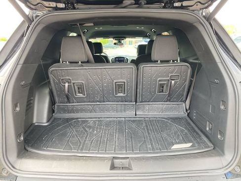 Used 2023 Chevrolet Traverse LT FWD image 24
