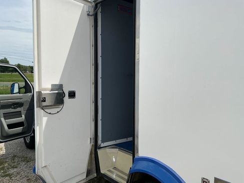 Used 2023 Ford E-350 and Econoline 350 Super Duty w/ Power Windows & Locks Group RWD image 5